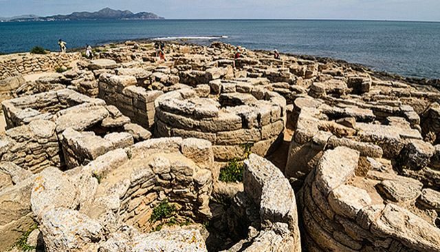 Descubre la Menorca prehistórica y maravillate con su cultura