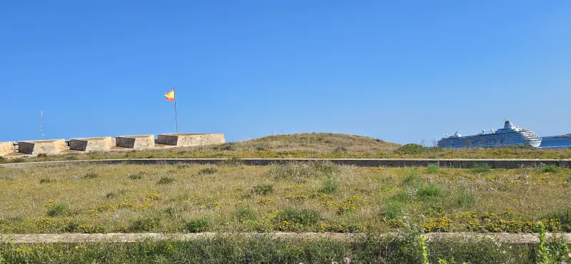 Fortaleza de la Mola desde el exterior