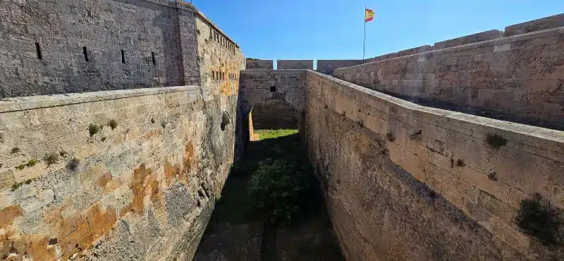 Muros interiores de La Mola
