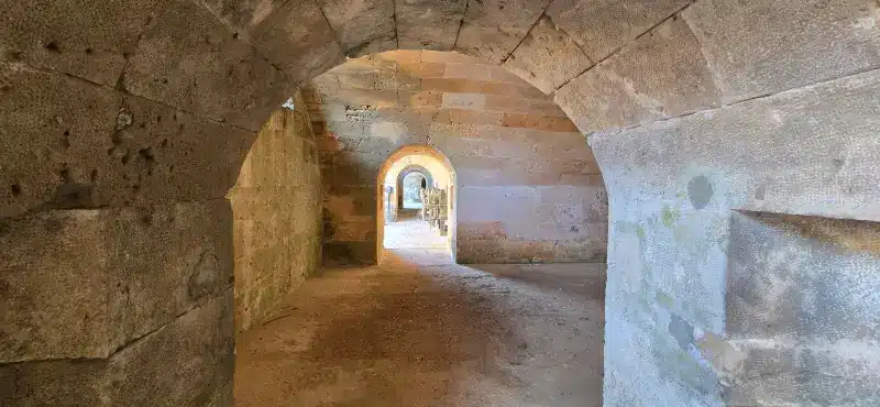 Interior de la fortaleza de La Mola