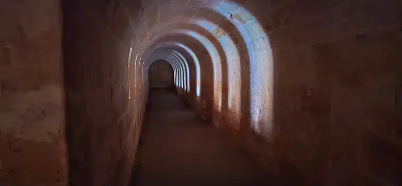 Interior de la Fortaleza de la Mola