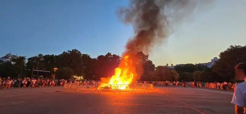Hoguera en las fiestas de Menorca
