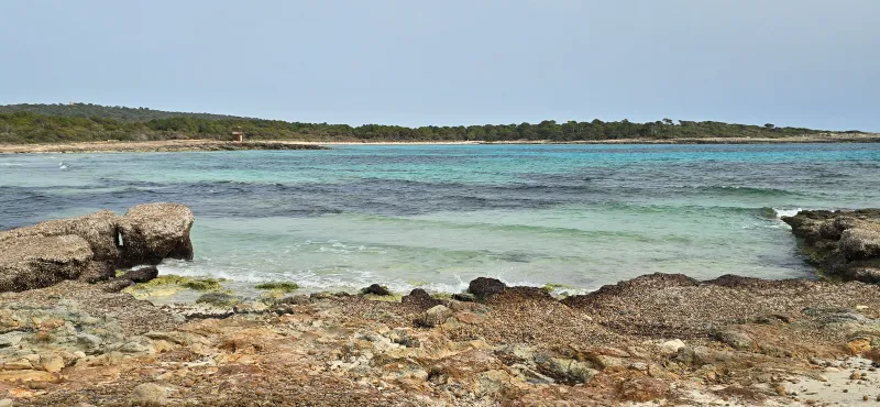 Muestra la Cala Turqueta