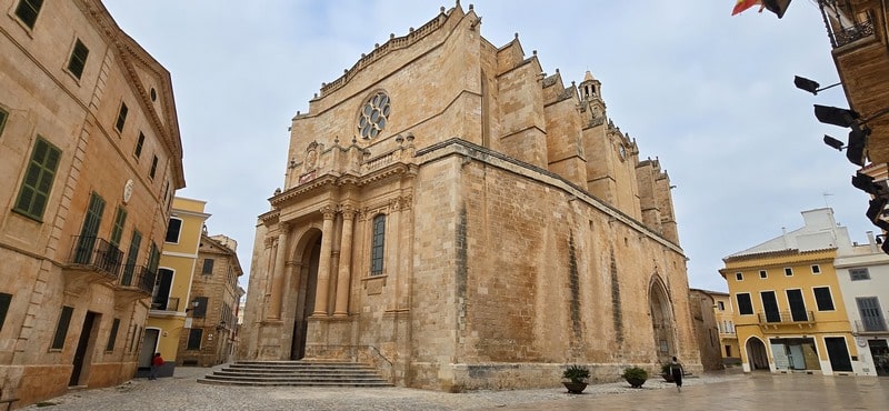 Catedral de Ciutadella de Menorca en un día de invierno